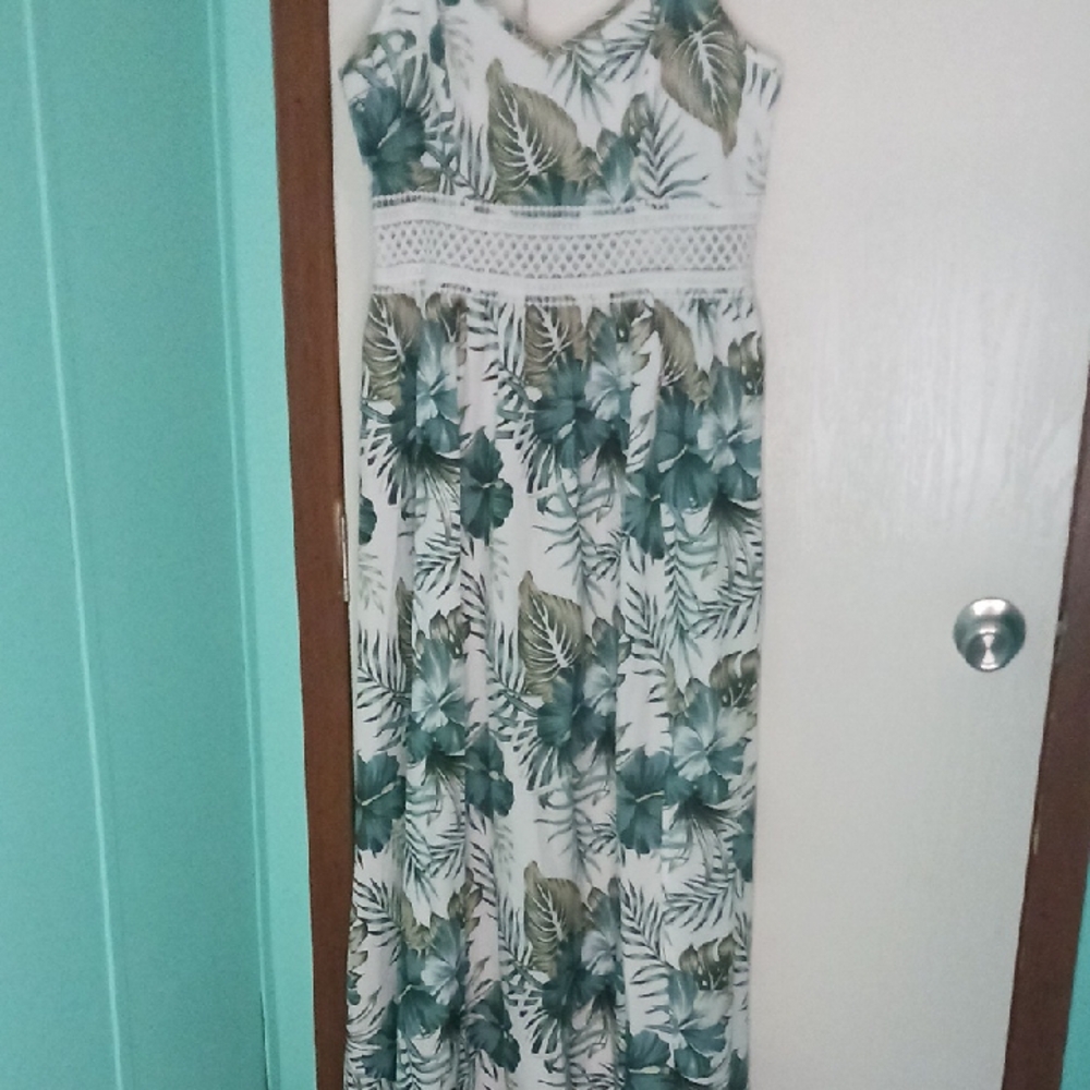 Tropical Leaf Print Maxi Dress
